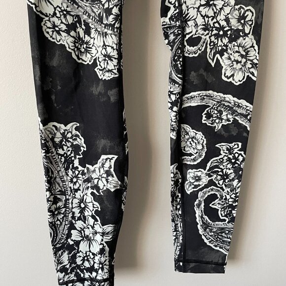 LULULEMON Wunder Under High-Rise Tight Engineered Full-On Luxtreme 28" Black 6 - Picture 5 of 6